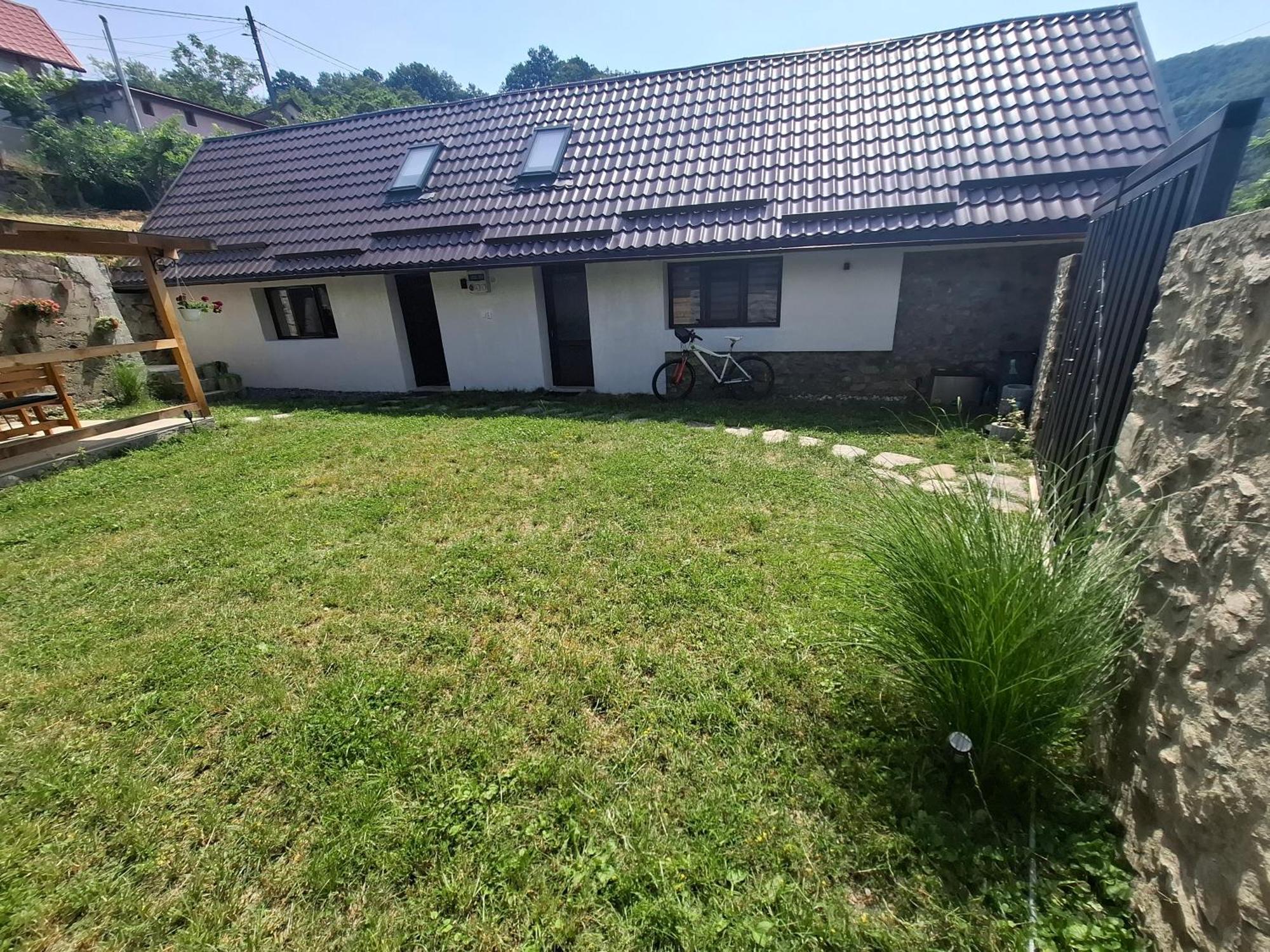 Casa Noua Villa Sasca Montană Exteriör bild